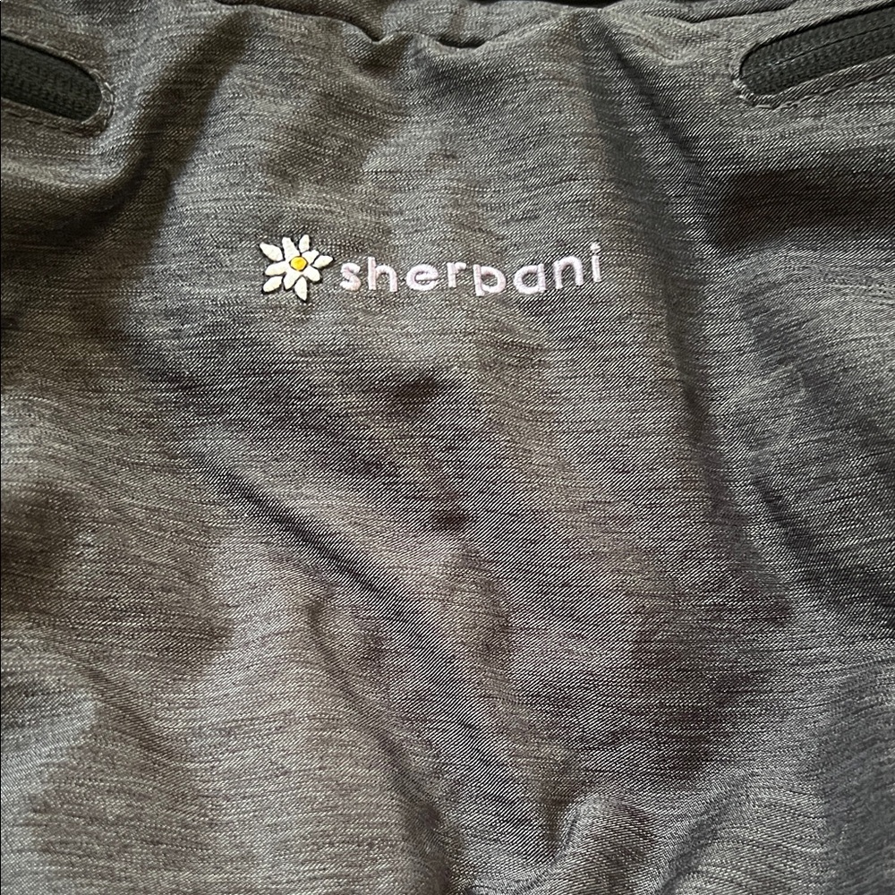 🎉Good condition SHERPANI Force wellness zip up shoulder tote bag for yoga or gym - Picture 2 of 10
